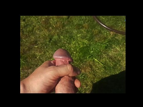 ❤️ Bidh hottie a 'faighinn a pussy pinc fucked agus cums le squirt ann an gàrradh samhraidh Pornografach aig gd.sexvideogif.ru ﹏